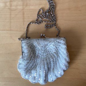 La Regale White and Silver Vintage Shell Beaded Chain Evening Crossbody Purse